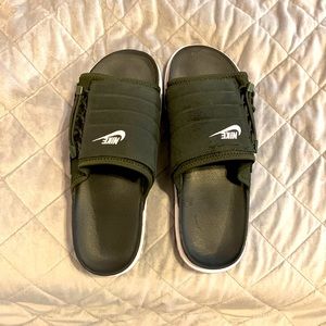 Nike asuna slide in army green with black and white bottom 😍❤️